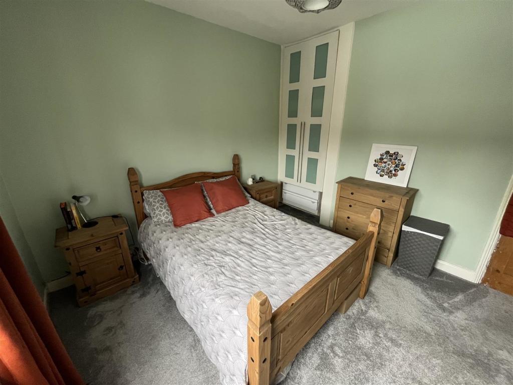 Bedroom 1 Aspect 3.jpg