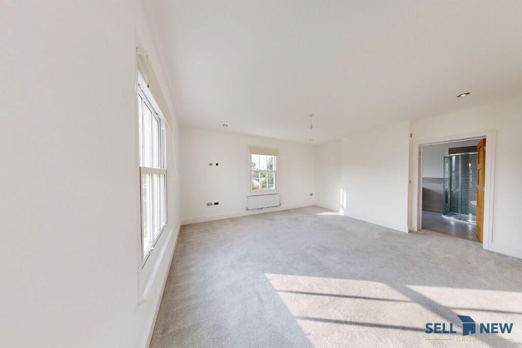 Guest bedroom 