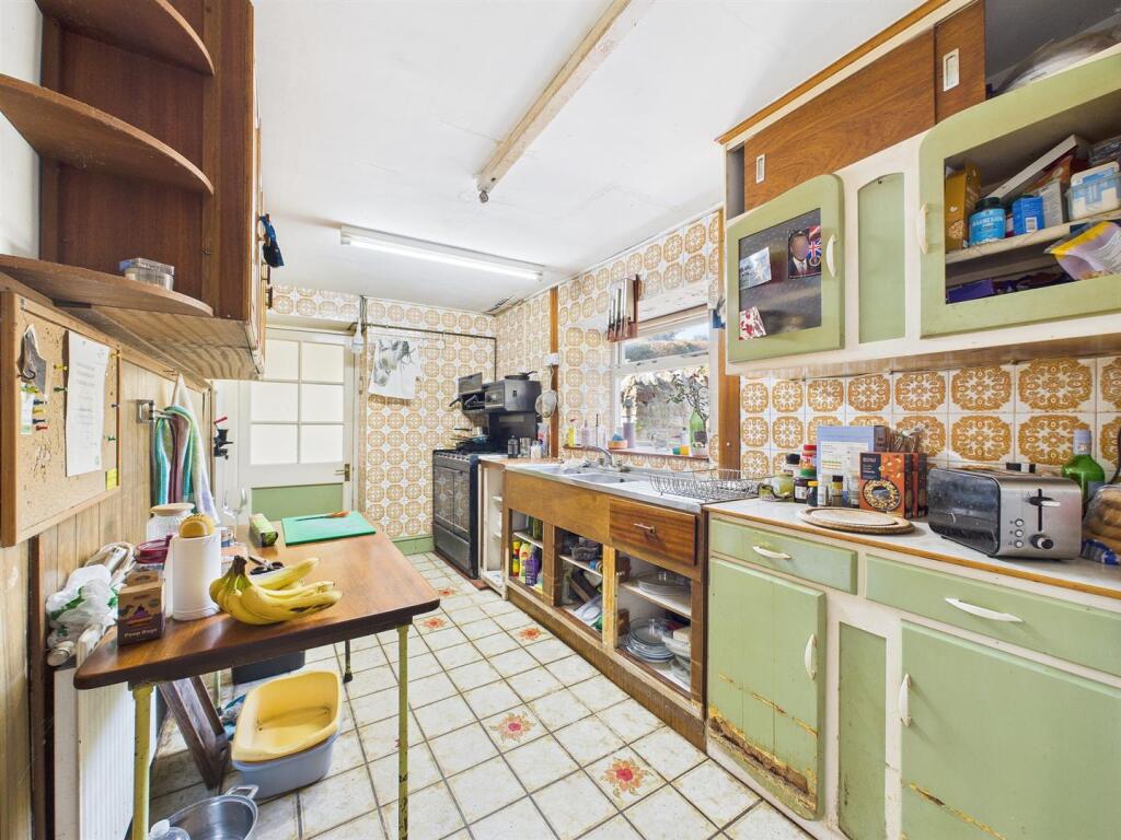 6 - Detached Cottage for Auction, Winford.jpg