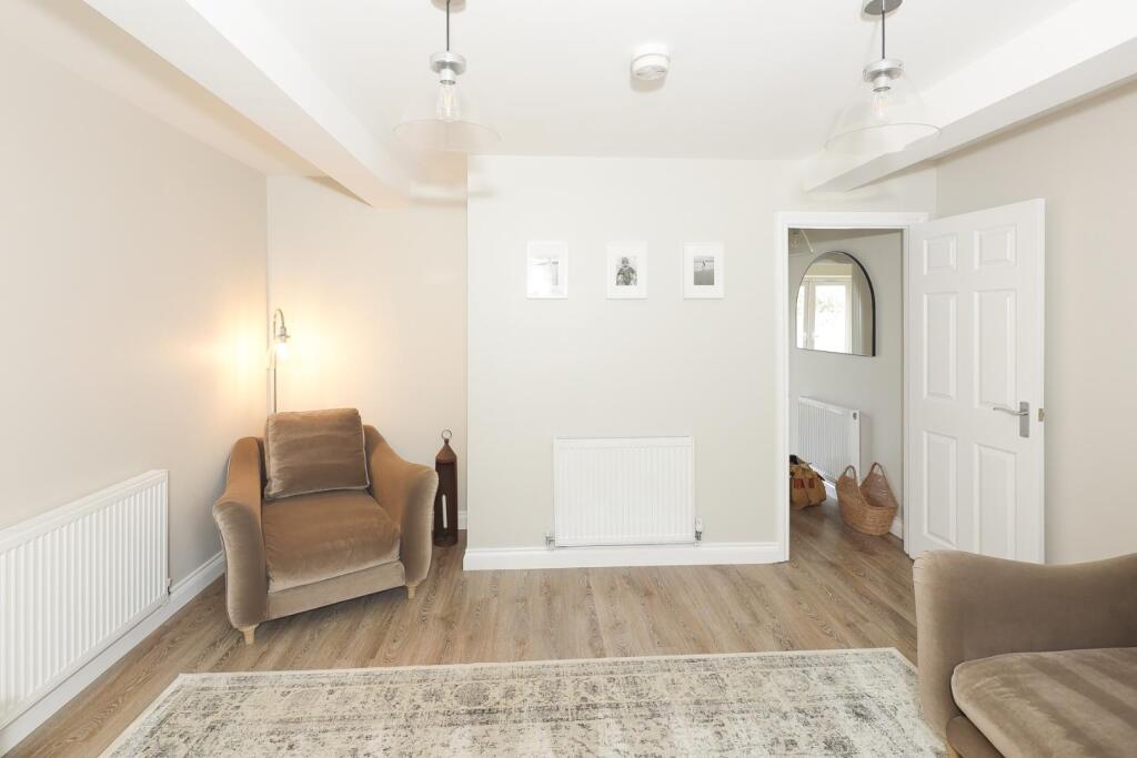 2 Prince Regent lounge 24-2.jpg