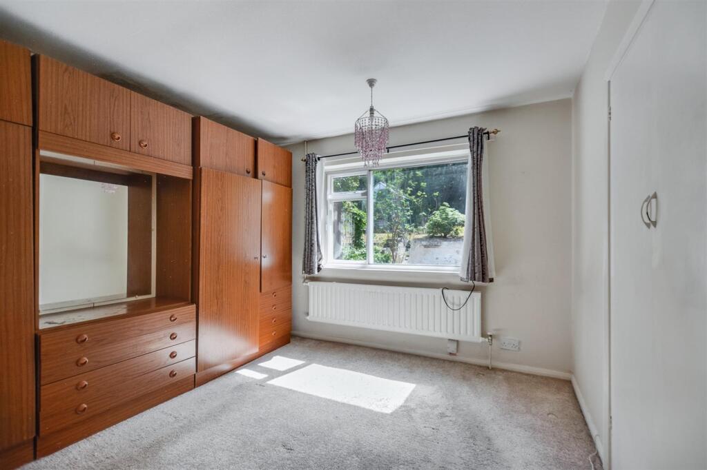 Bedroom 1_1.jpeg