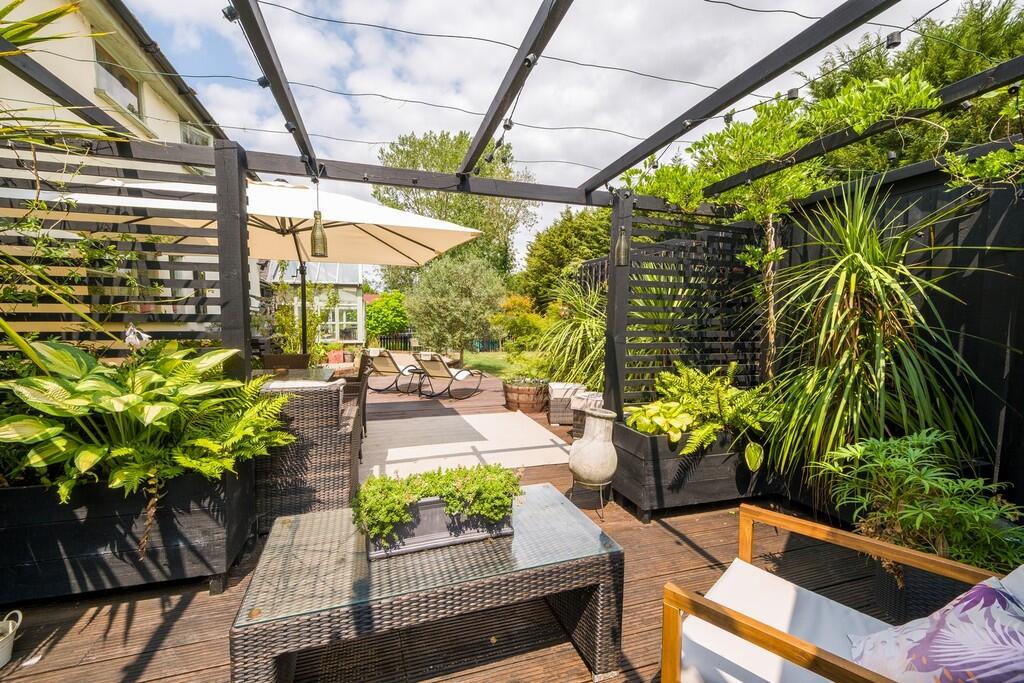 144px-Willow Cott...