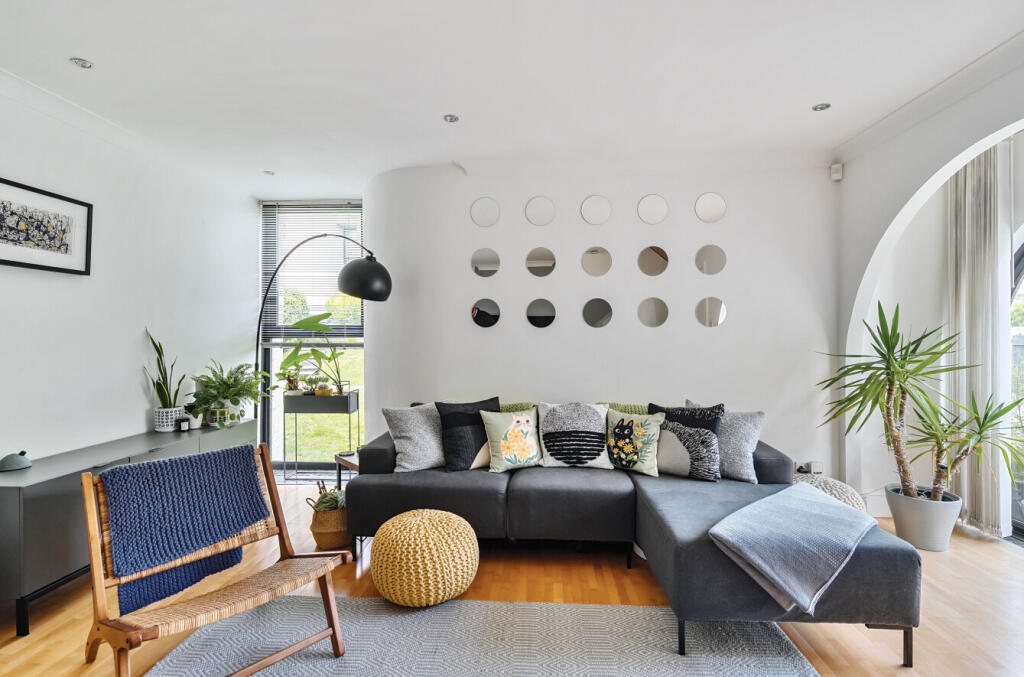 2-681a84531565a-1...