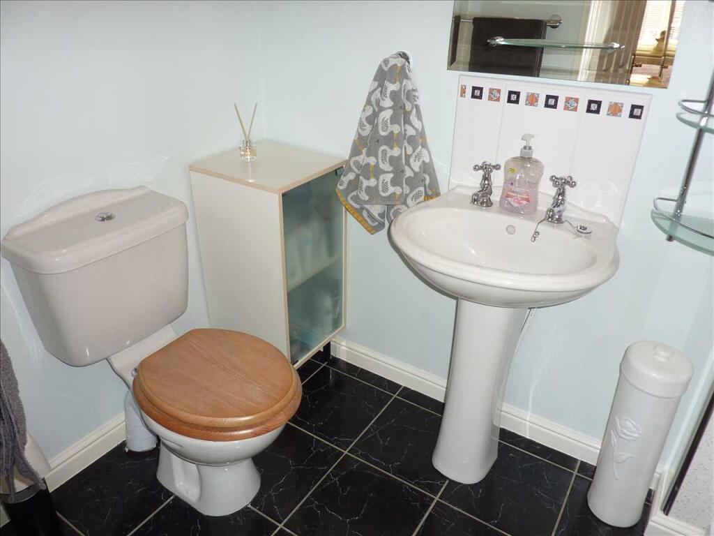 ENSUITE SHOWER ROOM