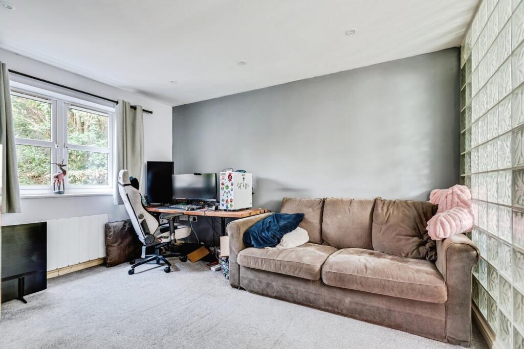 Lawrence Place, Newbury, RG14