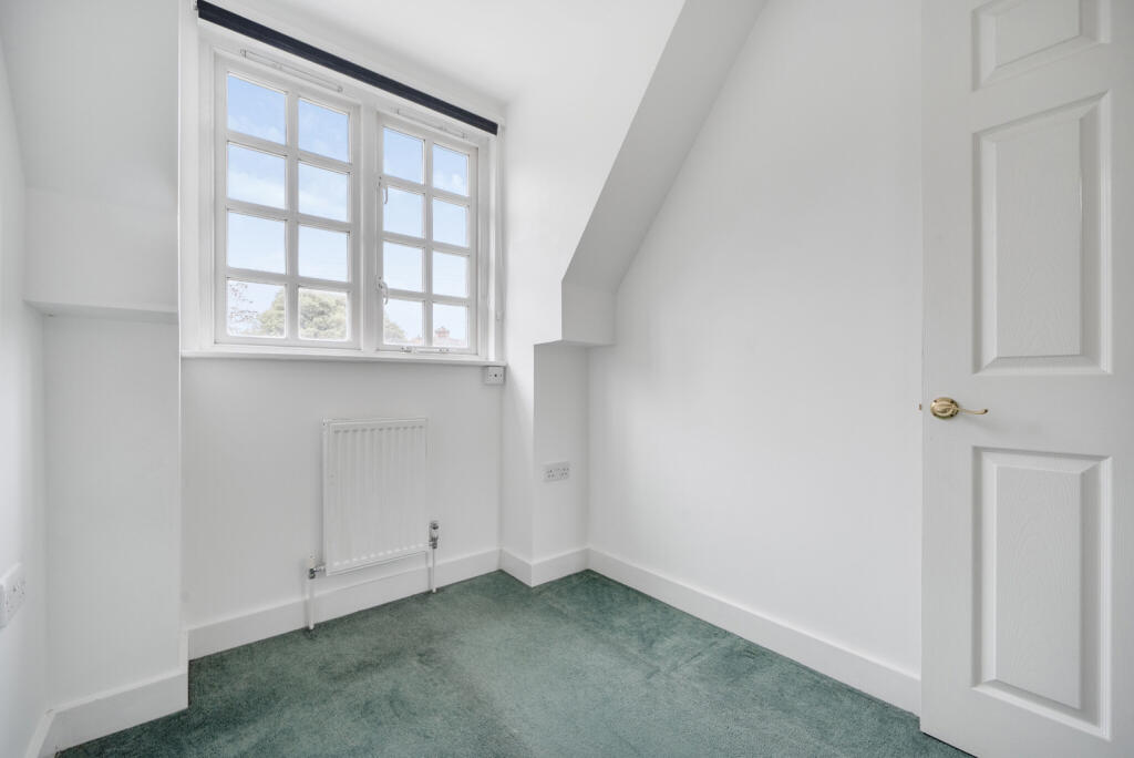 1365412-6-68ee4e3...