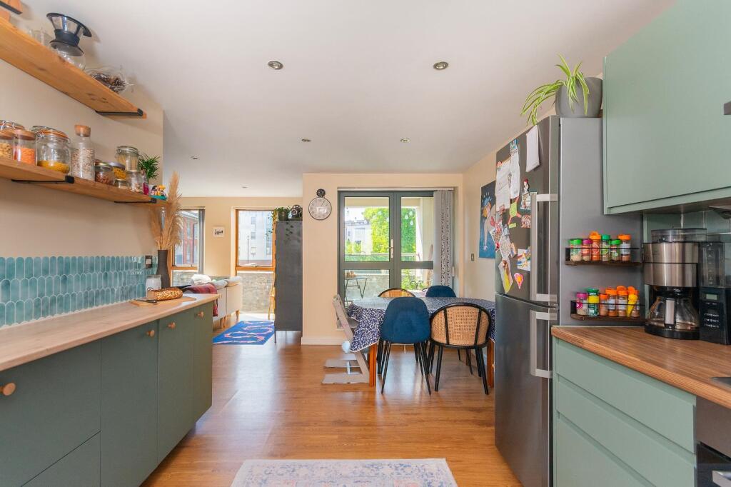 0C6SBV - Kitchen B.jpg