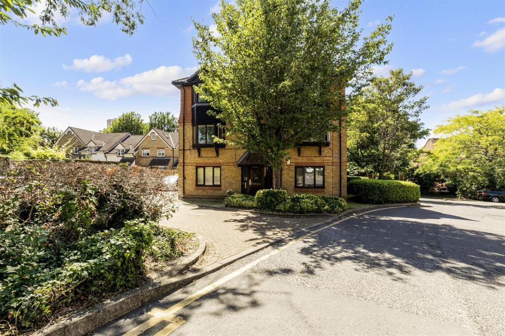 TURNPIKE LANE 5 - (25).jpg