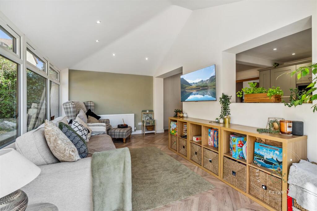 Cae Pant, Caerphilly, Hern Crabtree (24).jpg