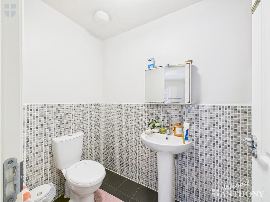 CAM03218G0-PR0829-STILL009