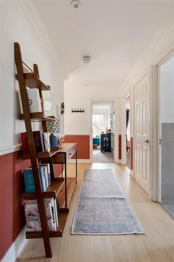 Churchfields, E18