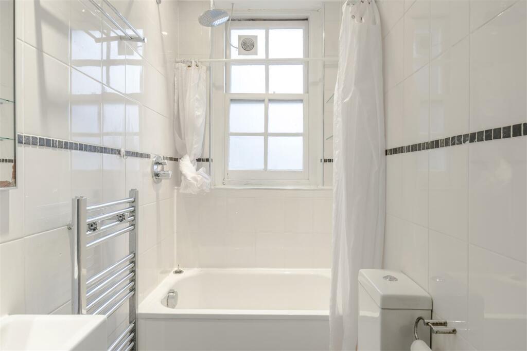 Bathroom_2.jpg