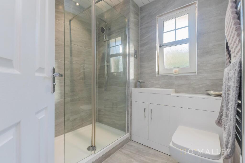 Master Bedroom En-Suite