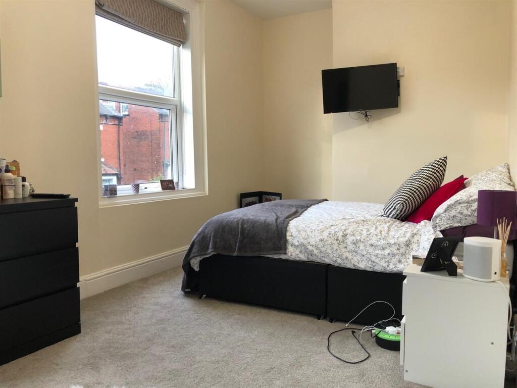 bedroom 3.1.jpg