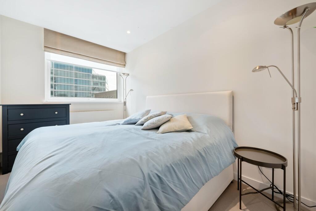 Palace Street 20, 60