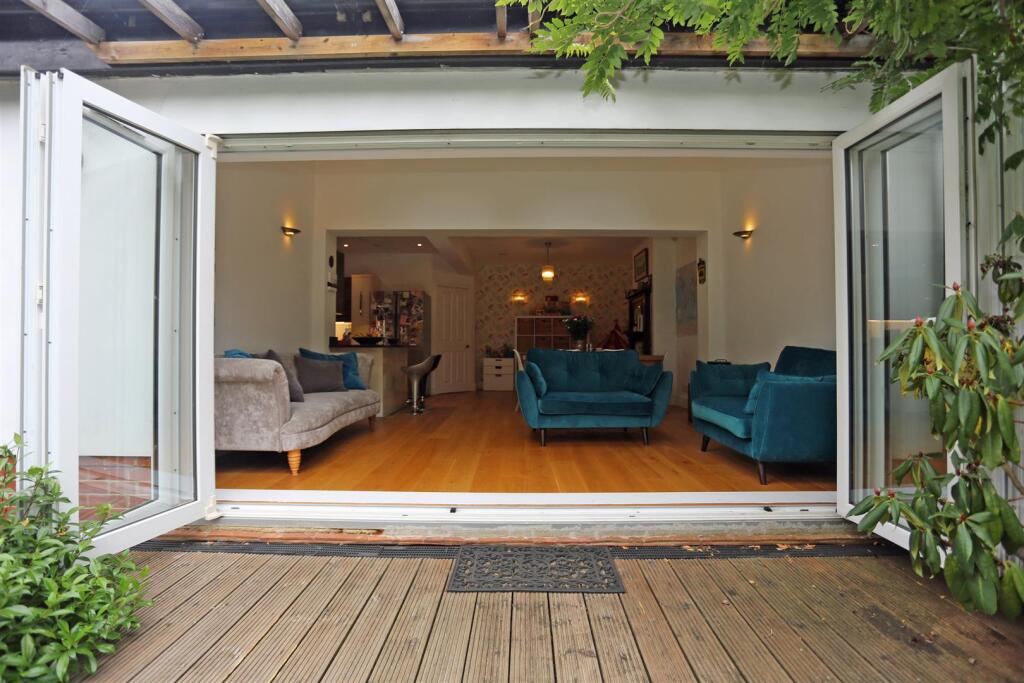 29 Tivoli Road Garden (10).JPG