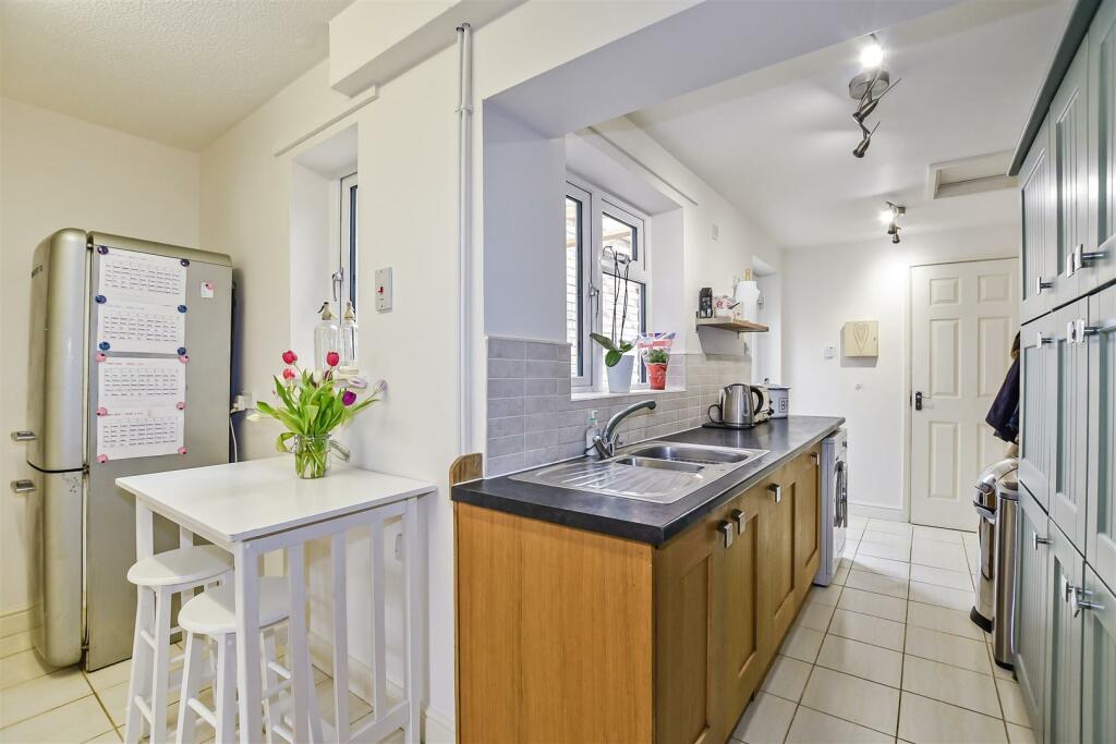 Kitchen.JPG