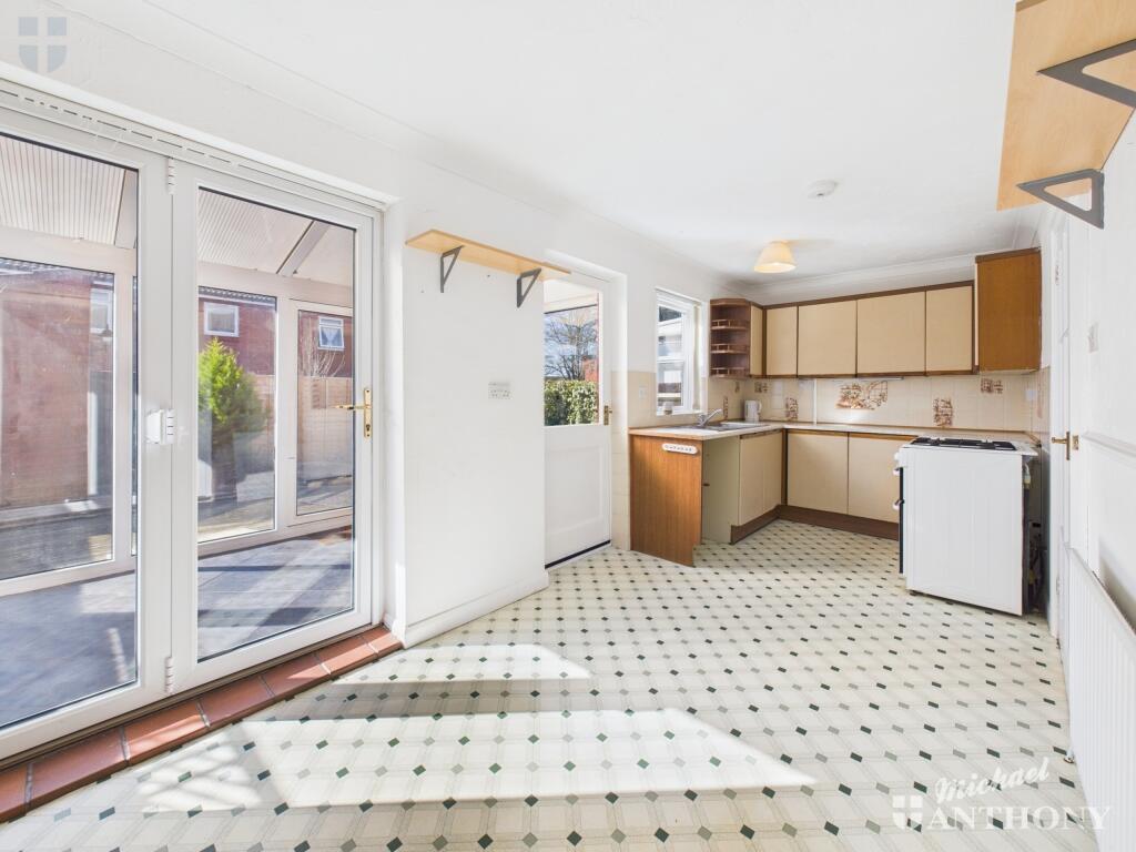 CAM03852G0-PR0213-STILL007