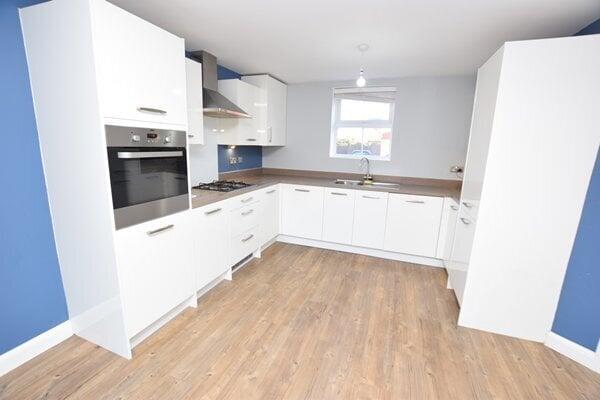 open plan kitchen/diner