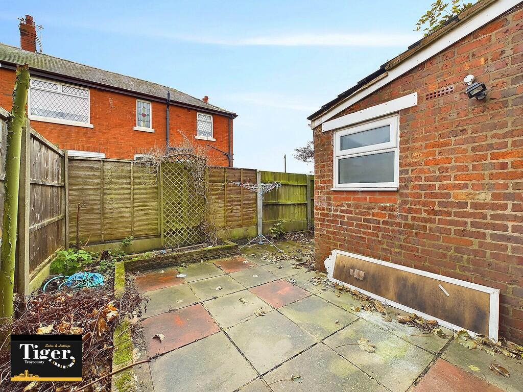 CAM02176G0-PR0389...