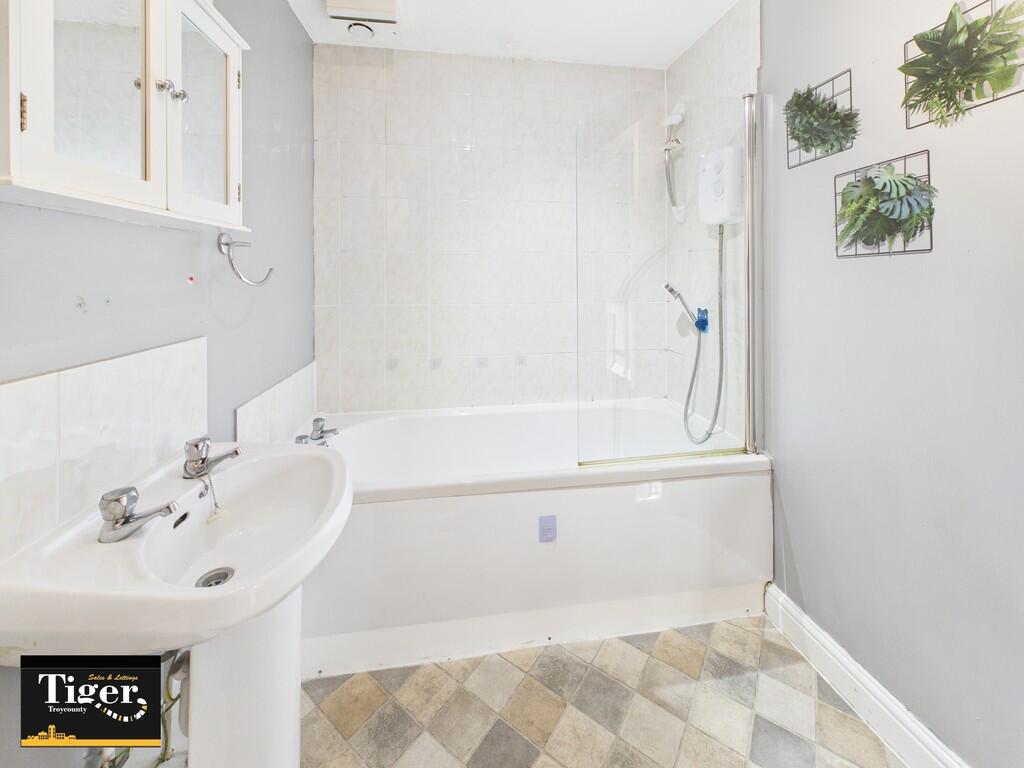 CAM02176G0-PR0780...