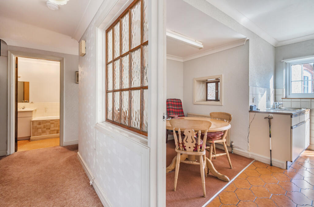 1373915-6-6900cf9...