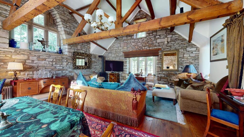 Eshton-Hall-09082025_174310.jpg