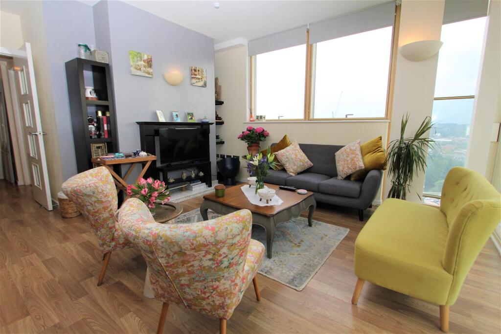 Living room 1.jpg