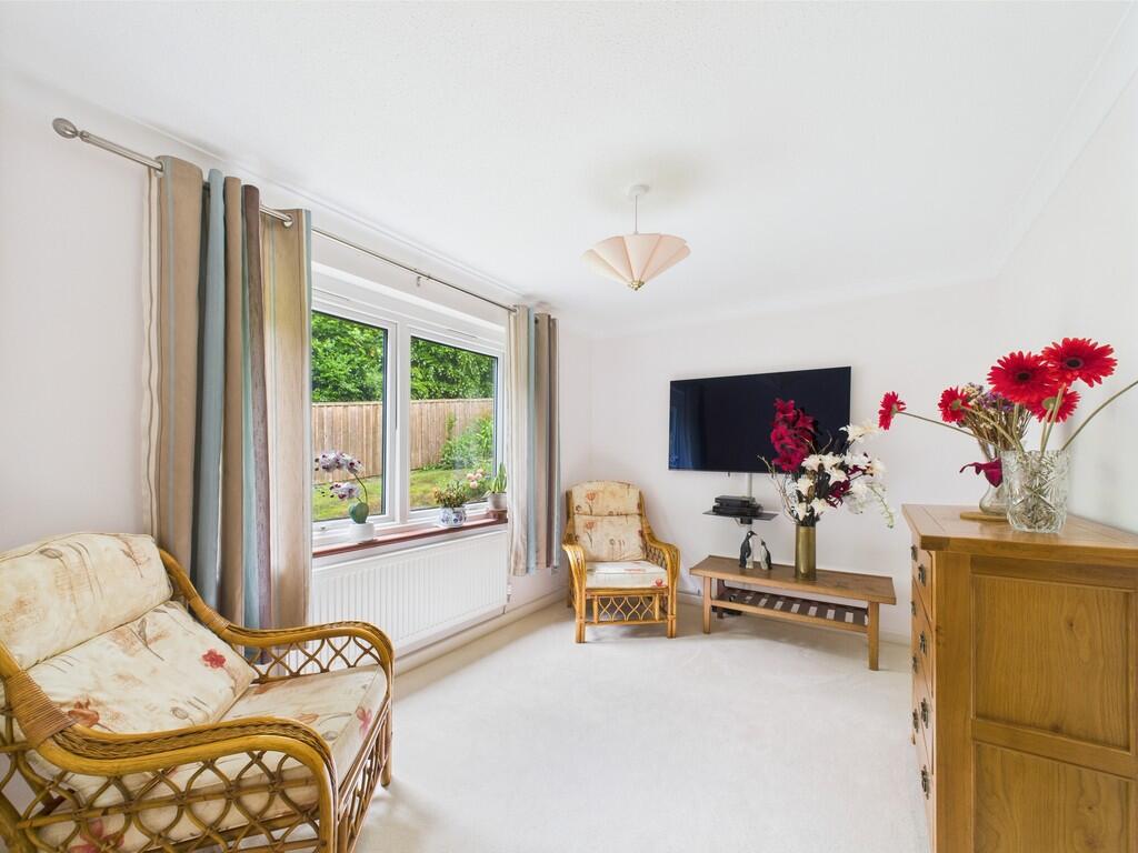 CAM02089G0-PR0483...