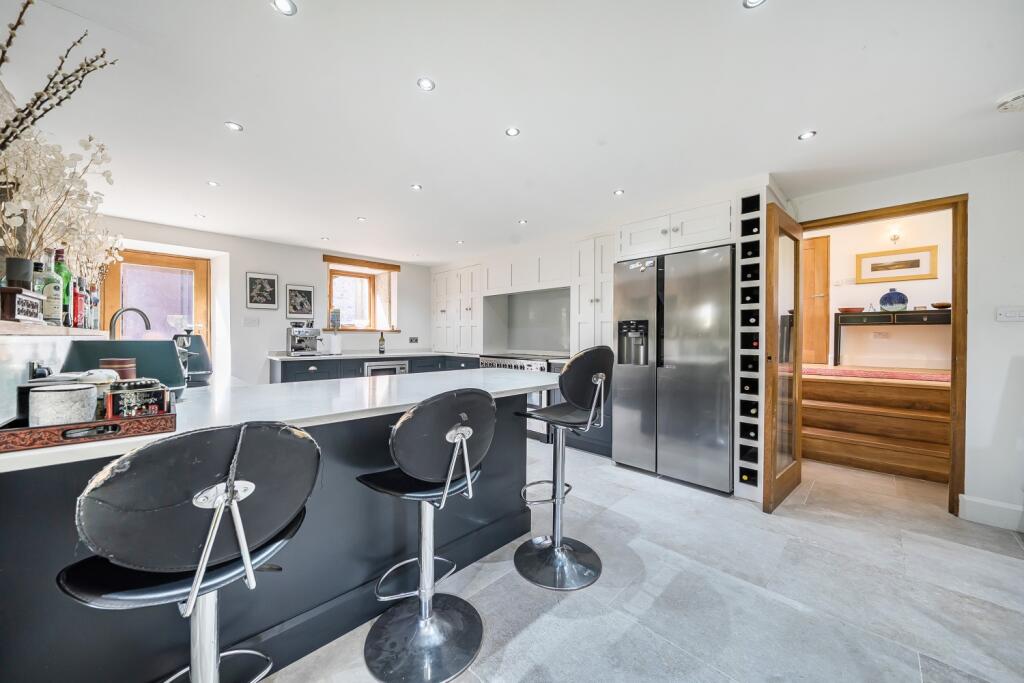Kitchen Diner.