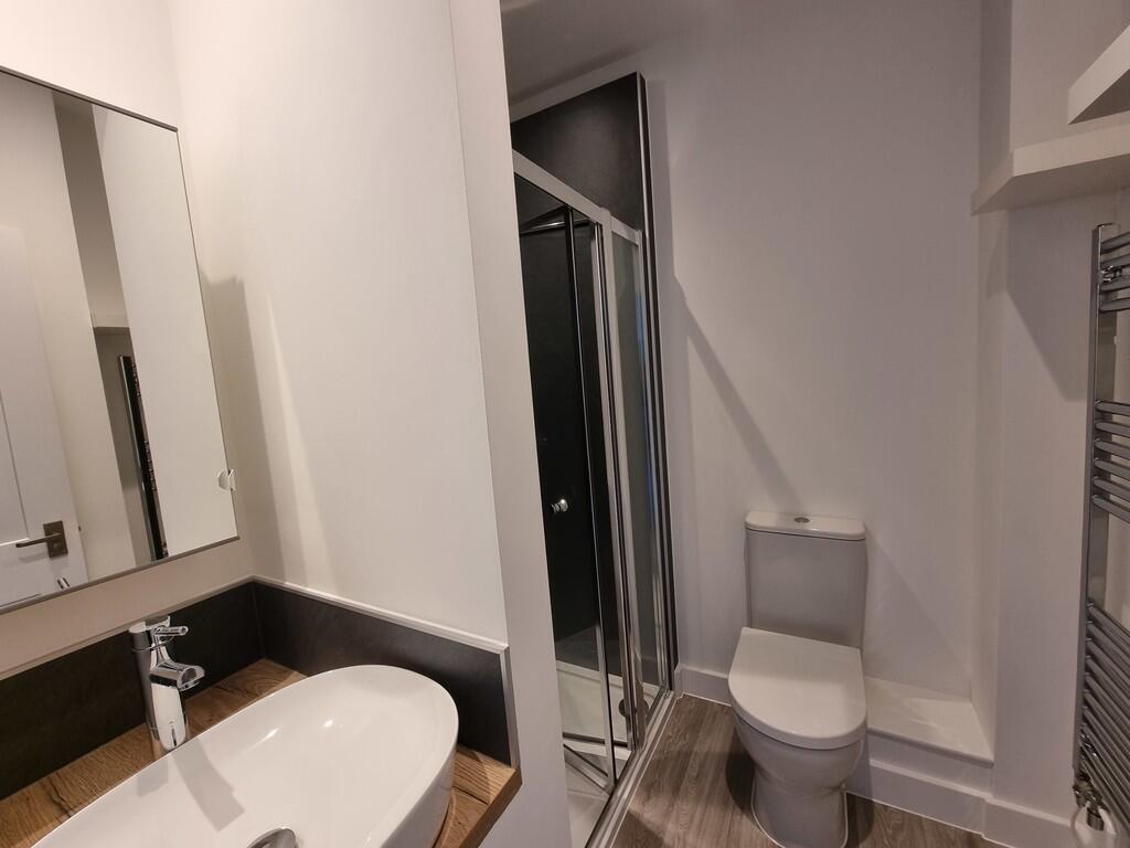SHOWER ROOM
