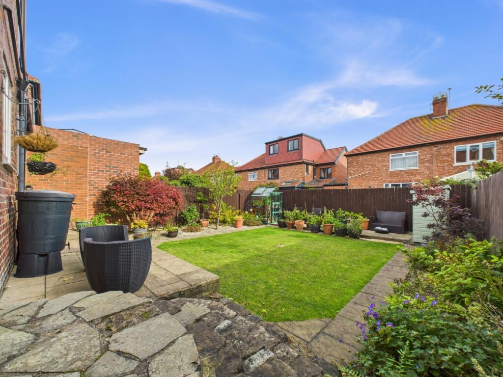 CAM02195G0-PR0092-STILL025