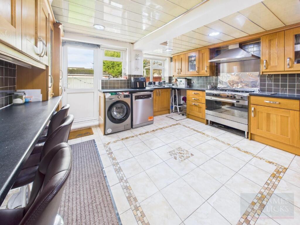 Extended Breakfast Kitchen