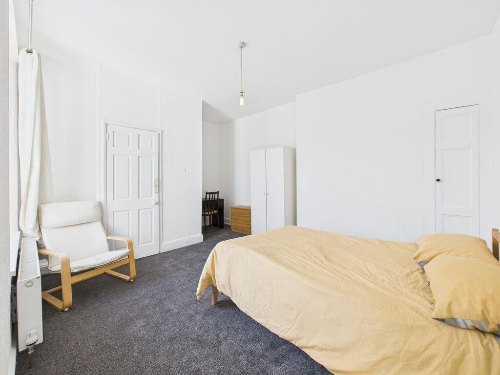 CAM03974G0-PR0115...