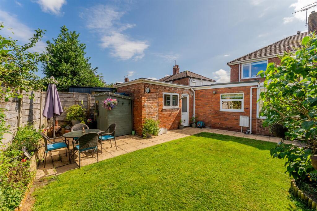 10 Rayleigh Avenue, Davenham-3.jpg