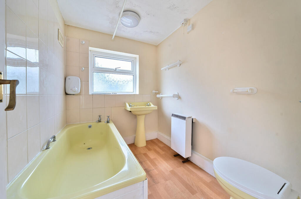 1311771-5-684d98c...