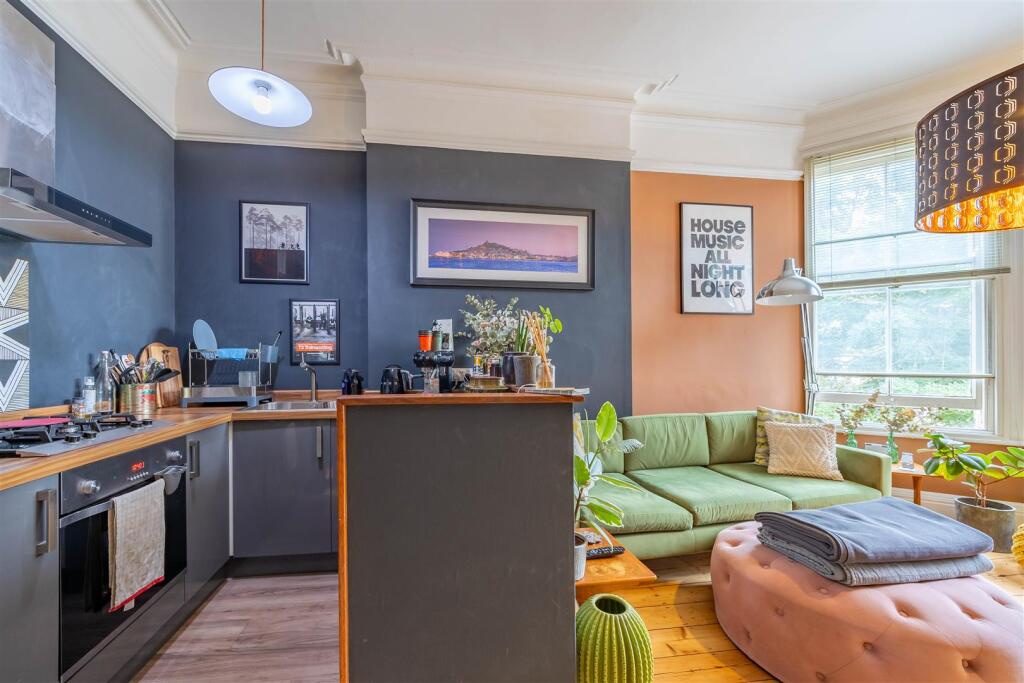 Kitchen/Lounge