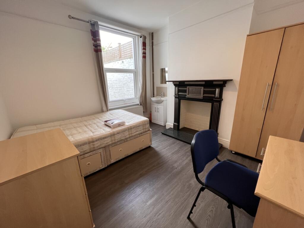 Room4 v2
