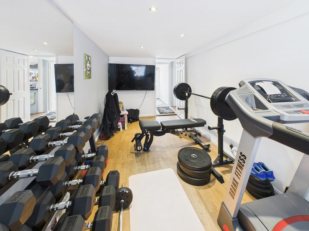 Bedroom four/gym