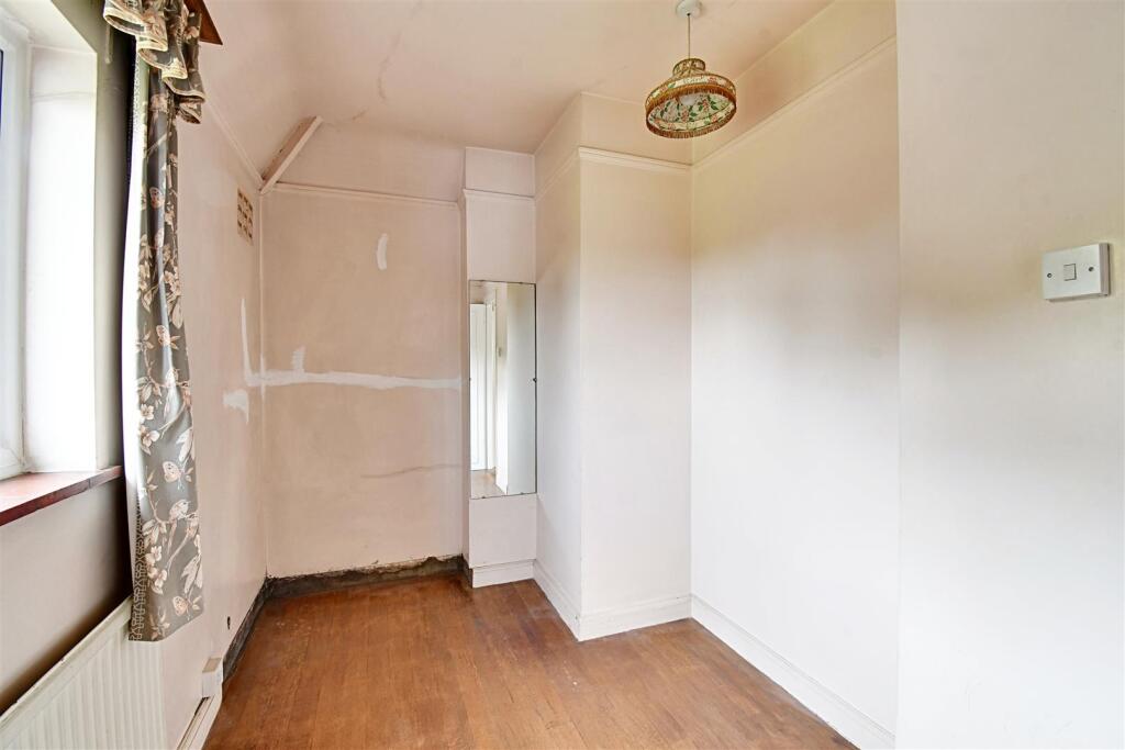 Bedroom 2_2.jpg