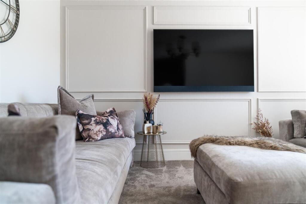 Living Room.jpg