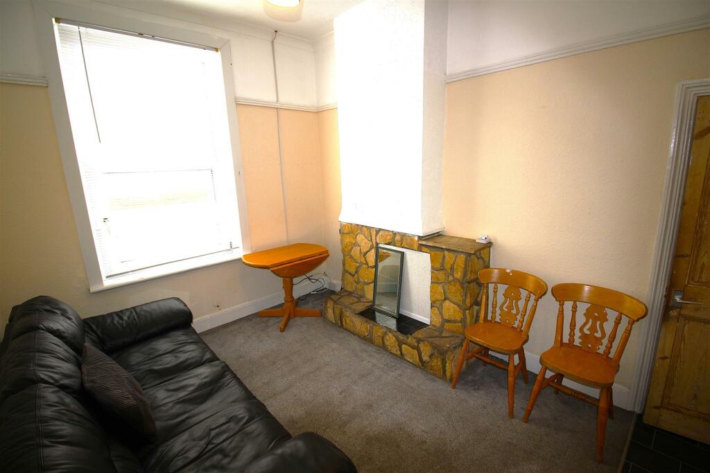 Lounge.JPG