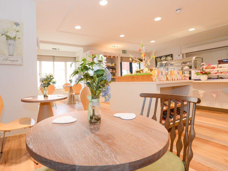 Cotton's café and deli