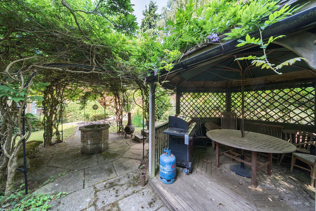 1318671-3-687a4c2...