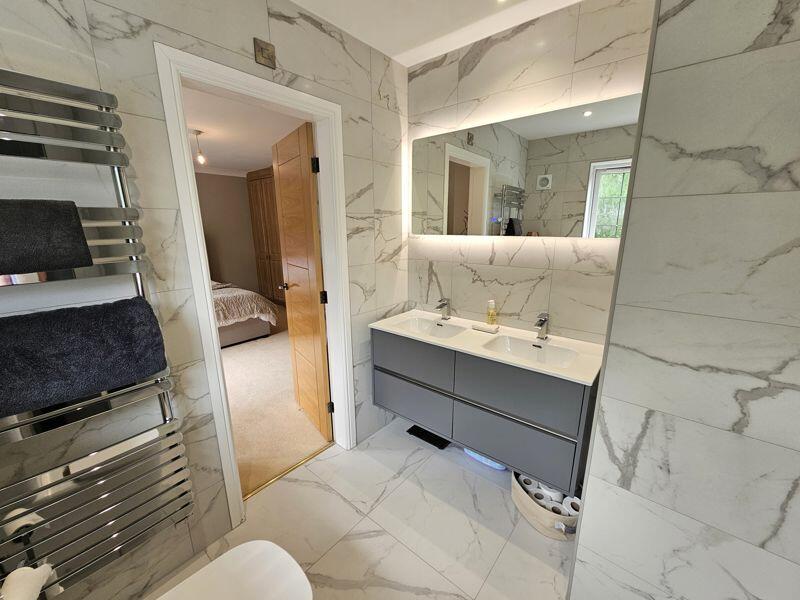 En Suite One
