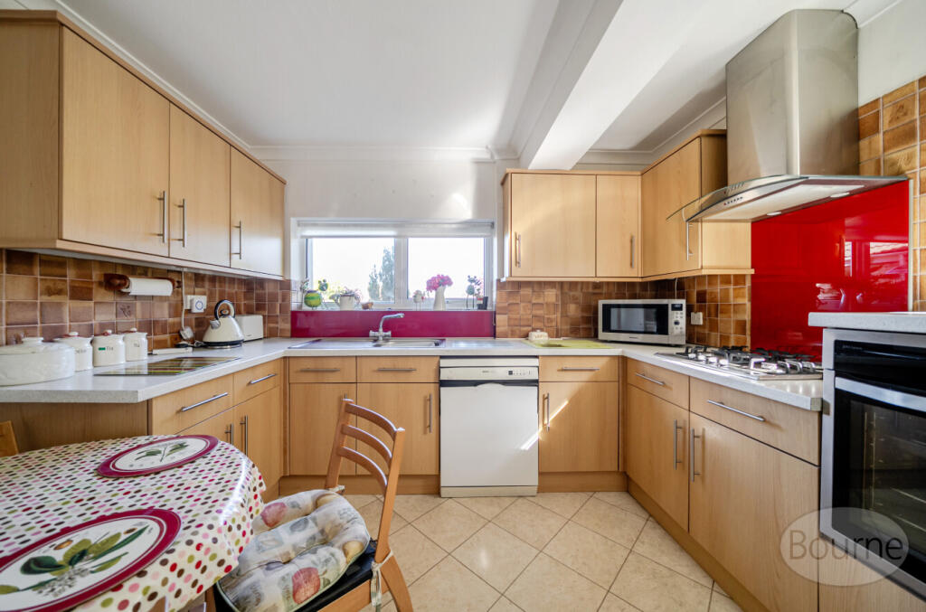 0ee632ea-5428-440...