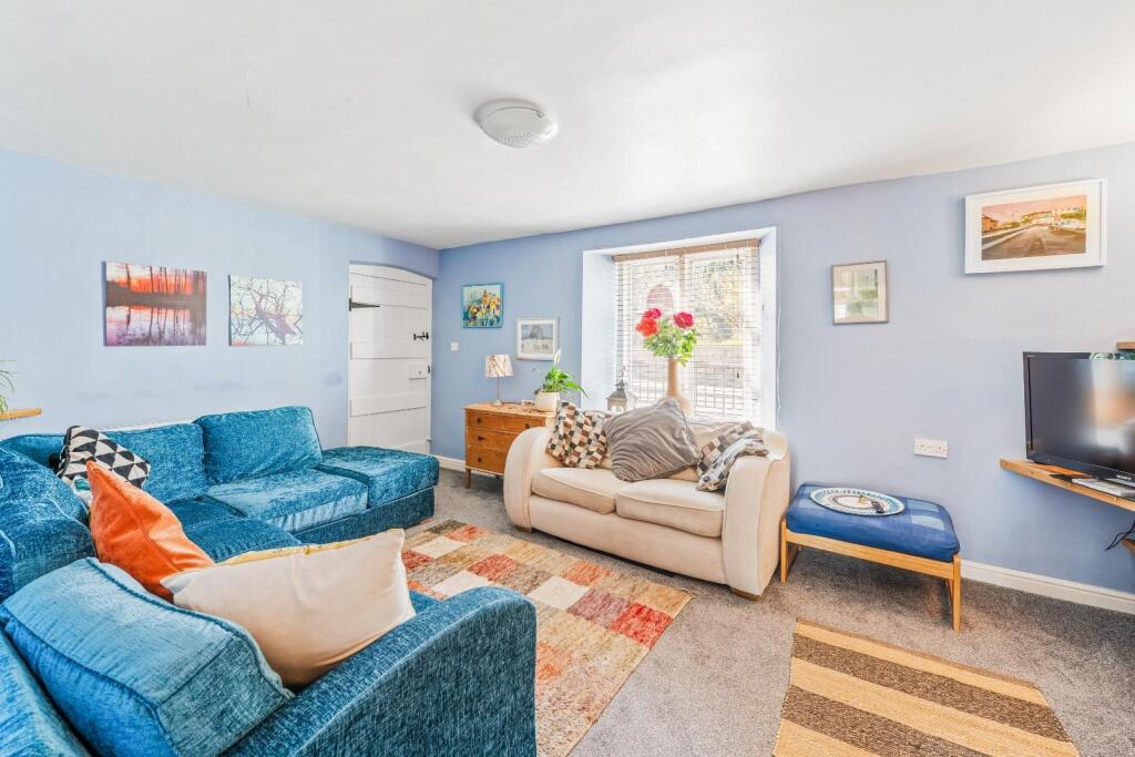 90 High St Yatton BS49 4DW 22.jpg