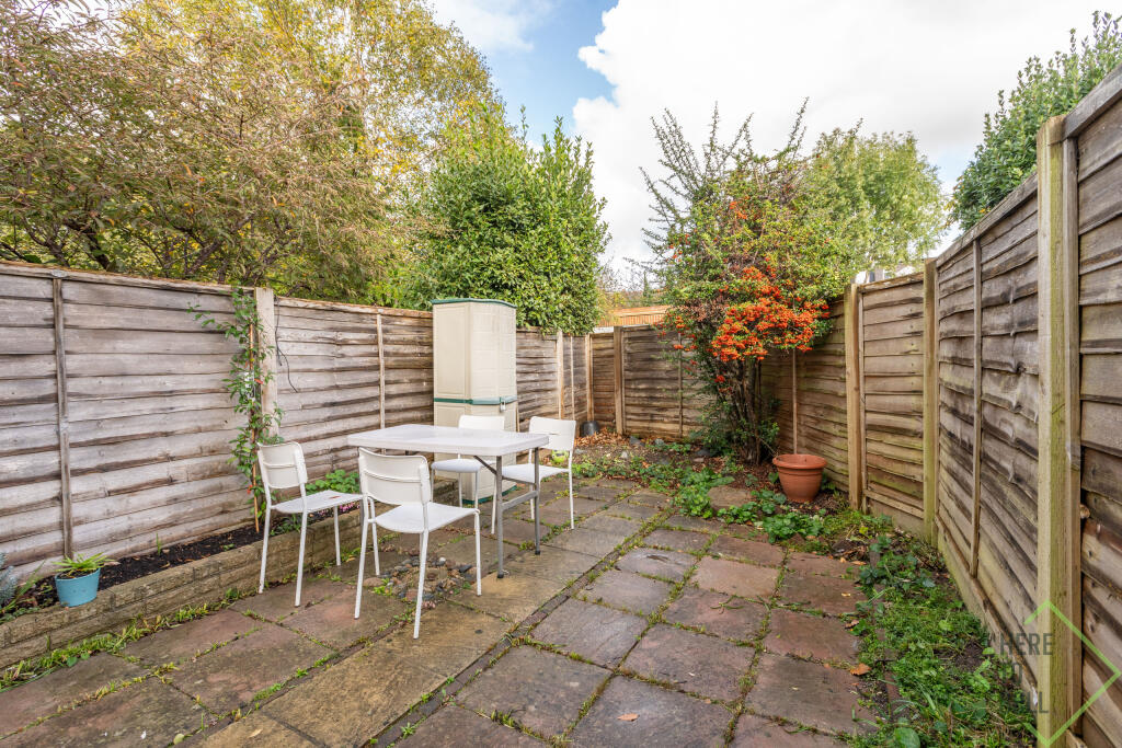 28 Petworth Road, N12 9HH-9