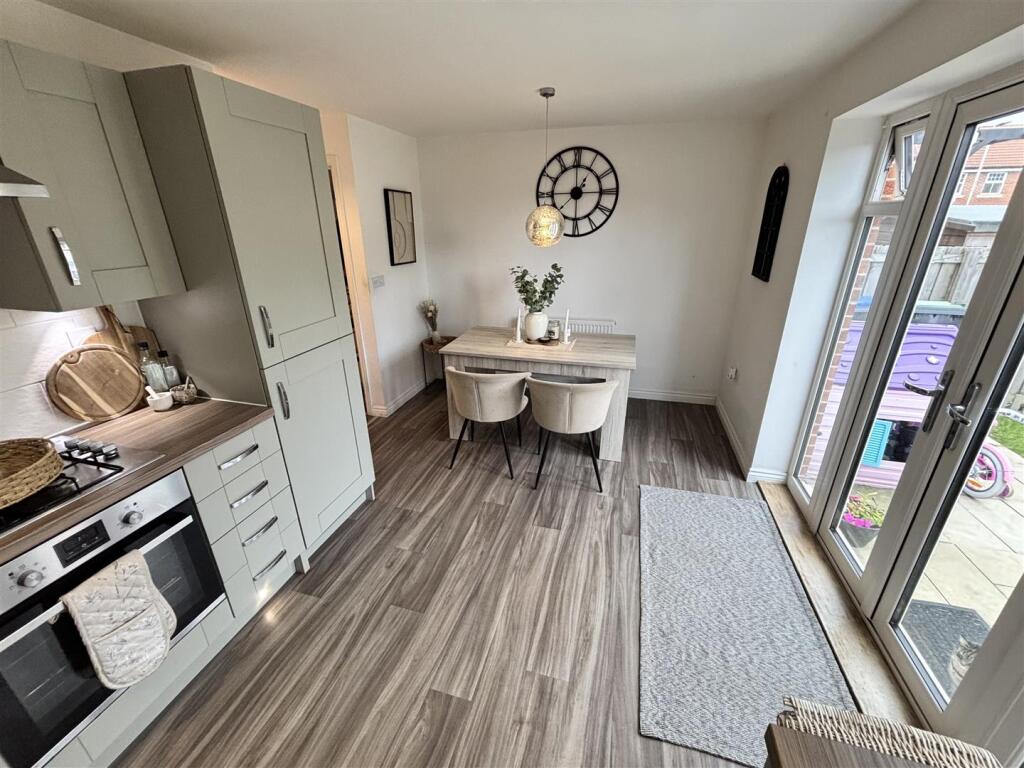 Open Plan Kitchen and Dining Room