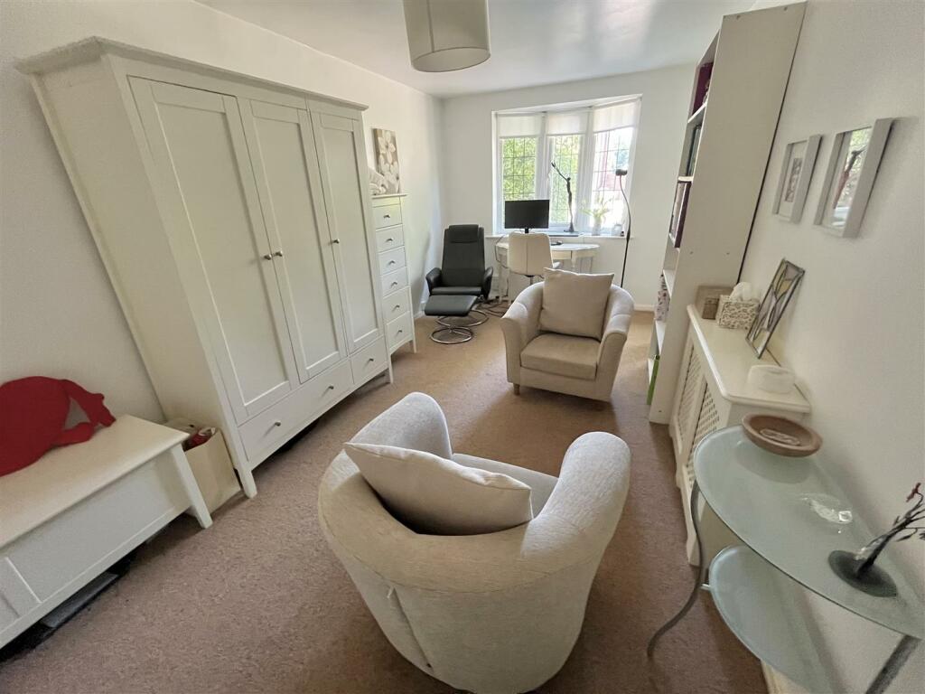 Family Room.jpg